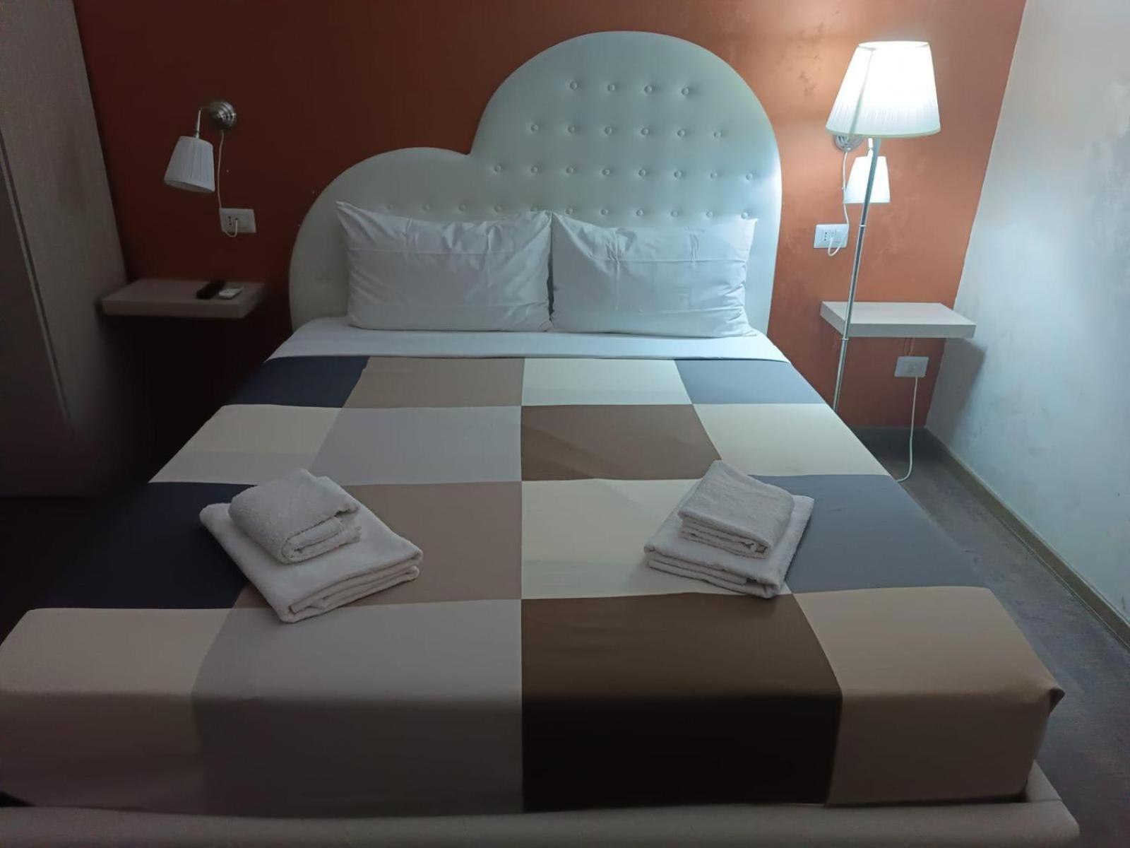 No Stress Affittacamere 3* Rom